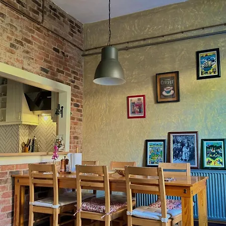 Byzantine Architecture With Modern Decor アパート *