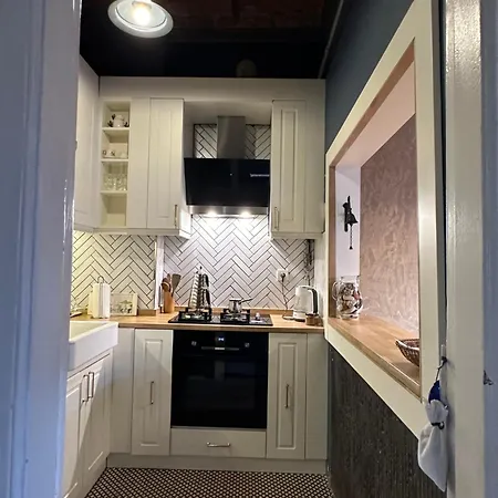Byzantine Architecture With Modern Decor Apartment *